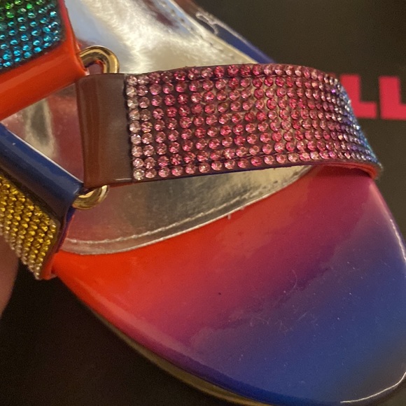 Golden Bulls Platform Heels - Picture 7 of 10